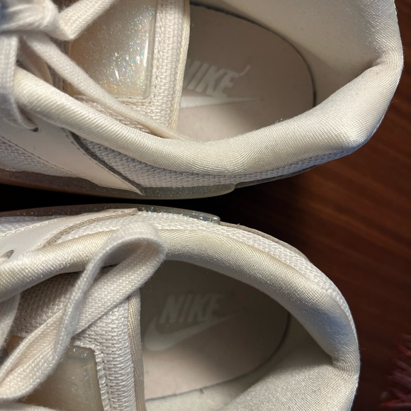 Nike Ivory Sneakers with Glitter puff swoosh - Picture 3 of 7